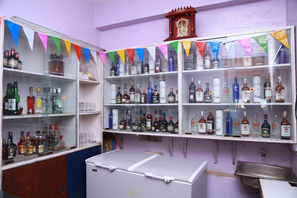 Hotel Shridevi Park Ченай Екстериор снимка