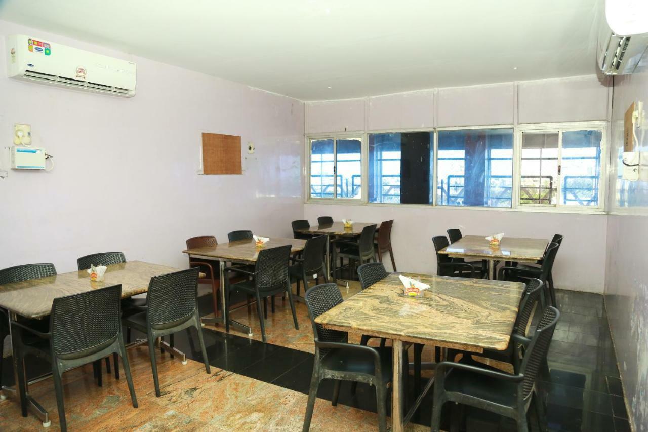 Hotel Shridevi Park Ченай Екстериор снимка