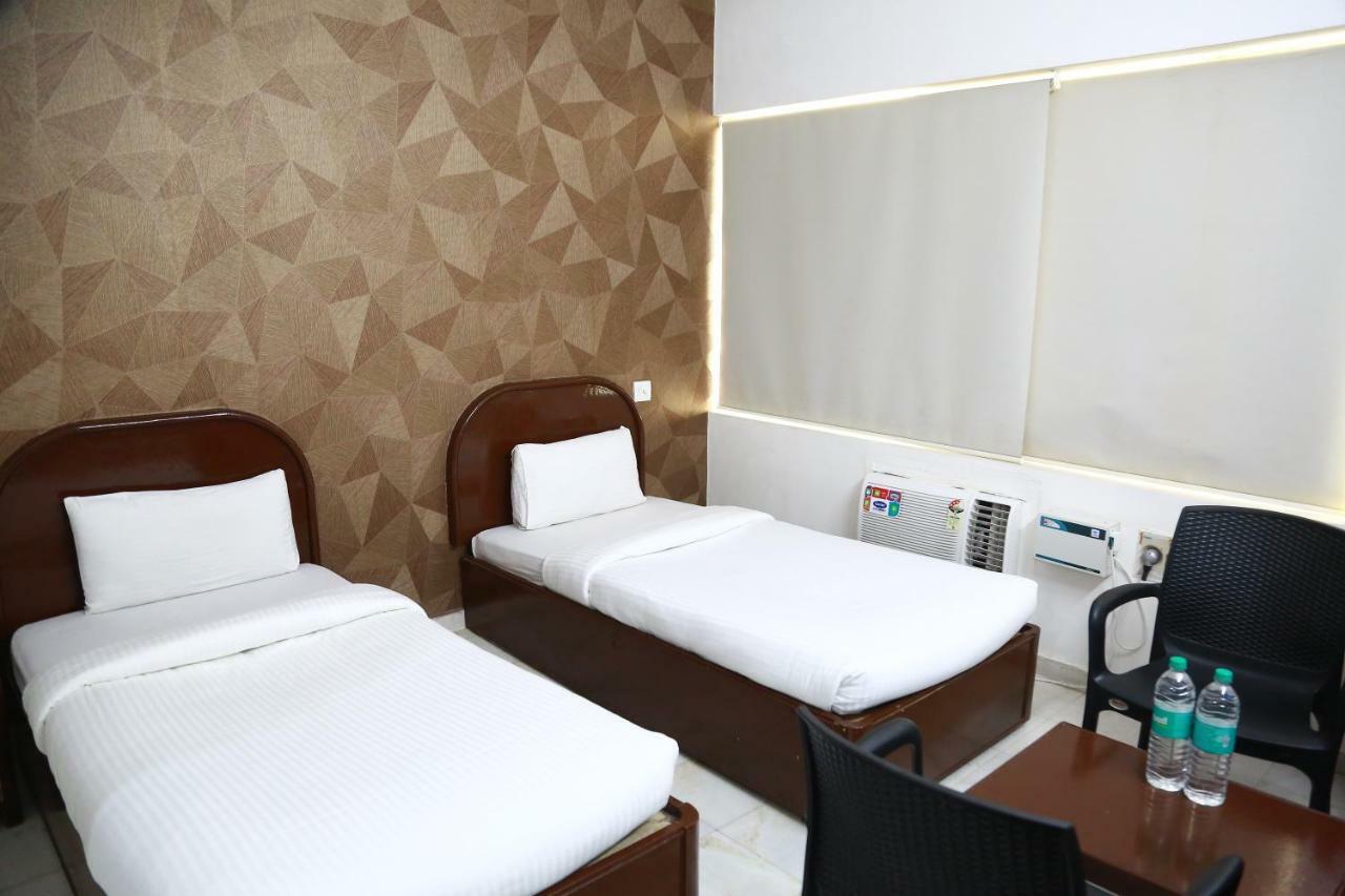 Hotel Shridevi Park Ченай Екстериор снимка