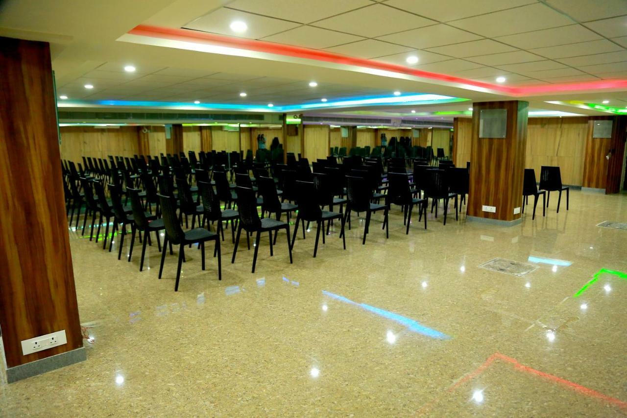Hotel Shridevi Park Ченай Екстериор снимка