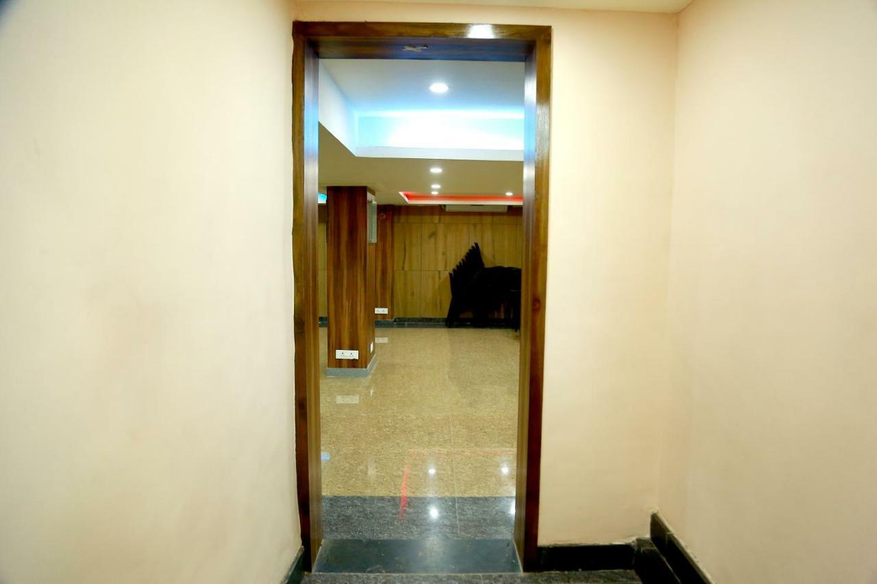 Hotel Shridevi Park Ченай Екстериор снимка